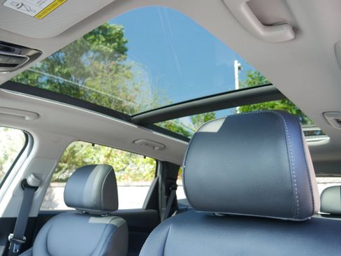 Used 2023 Hyundai Santa Fe SEL w/ Premium Package image 15