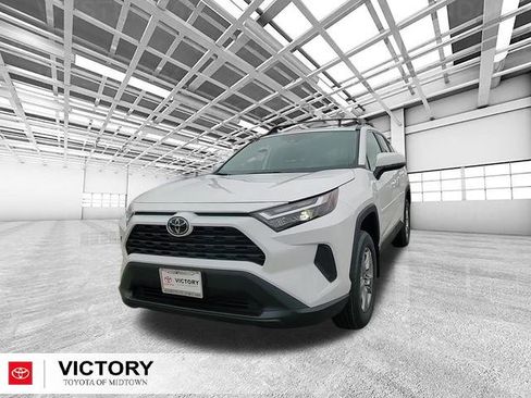 Used 2025 Toyota RAV4 XLE image 7