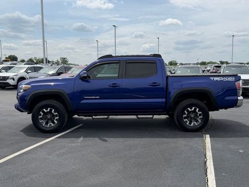 Used 2022 Toyota Tacoma TRD Off-Road AWD/4WD image 8