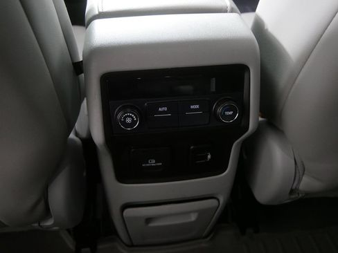 Used 2017 GMC Acadia SLT AWD/4WD image 21