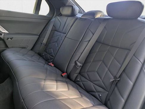 New 2026 BMW 750e xDrive w/ Premium Package image 17