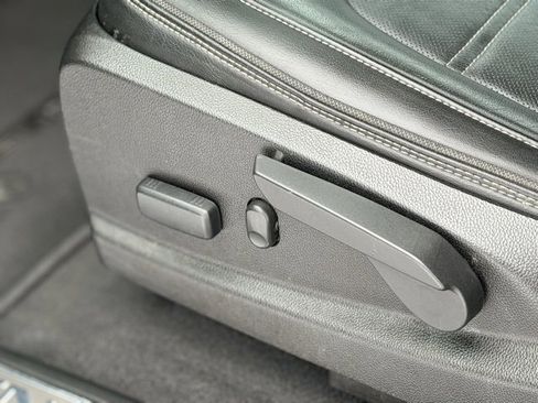 Used 2020 GMC Canyon Denali image 7