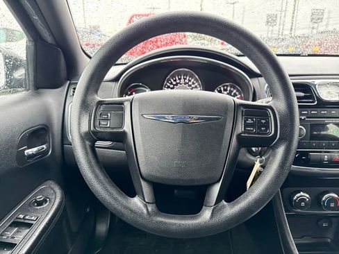 Used 2013 Chrysler 200 LX image 20