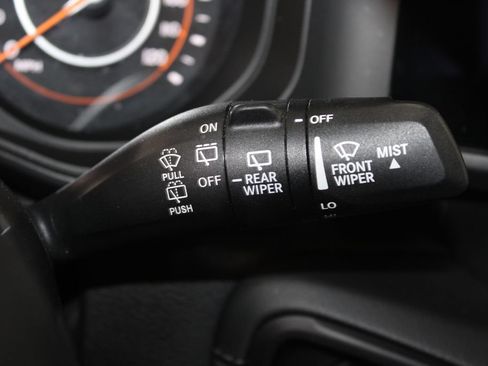 Used 2025 Jeep Wrangler Unlimited Sahara AWD/4WD image 24