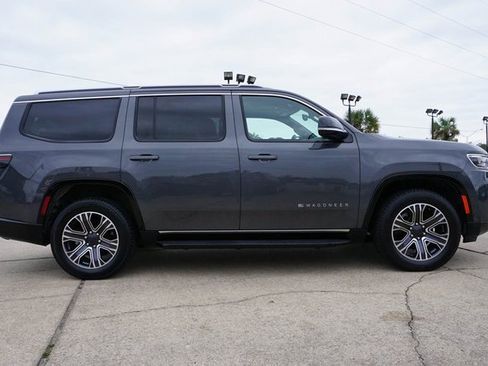 Used 2024 Jeep Wagoneer Series II image 3