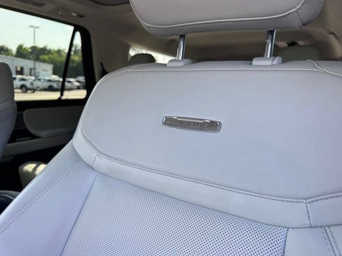 Used 2025 Ford Expedition Max Platinum AWD/4WD image 24