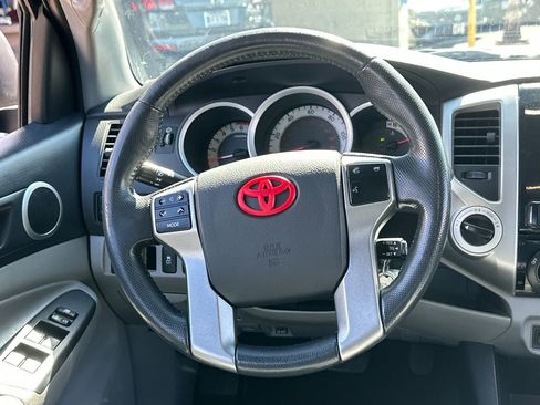 Used 2012 Toyota Tacoma Base image 19