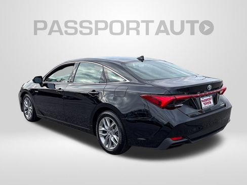 Used 2020 Toyota Avalon XLE image 3
