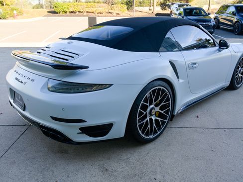 Used 2015 Porsche 911 Turbo S image 5