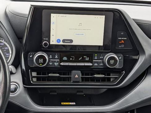 Used 2023 Toyota Highlander XSE image 15