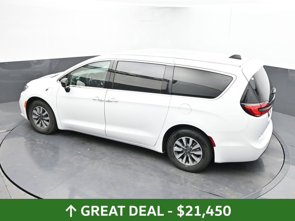 Used 2024 Chrysler Pacifica Limited FWD image 21