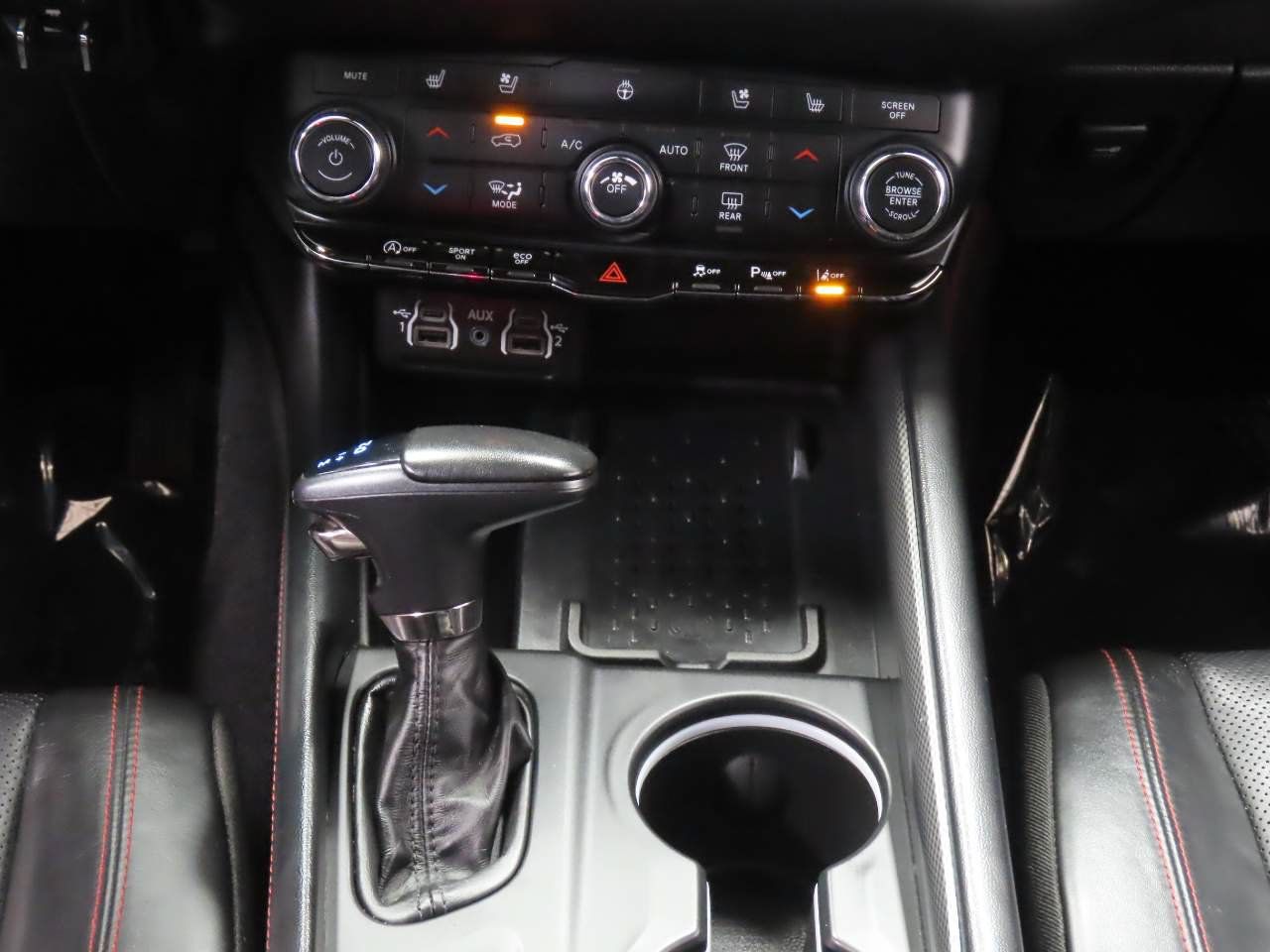 Used 2025 Dodge Durango GT AWD/4WD image 12