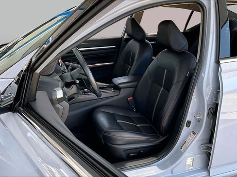 Used 2023 Nissan Altima 2.5 SR FWD image 8