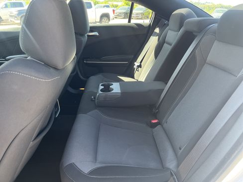 Used 2022 Dodge Charger SXT RWD image 11