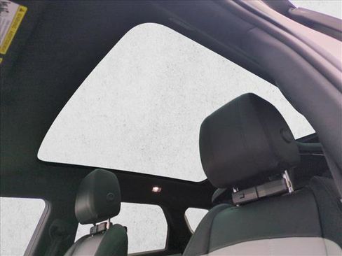 Used 2020 Land Rover Range Rover Evoque First Edition image 16