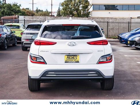 Certified 2023 Hyundai Kona SE FWD image 3