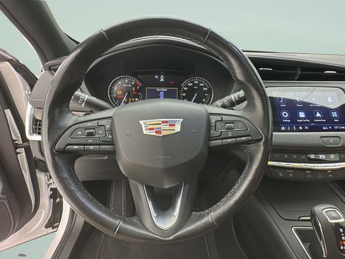Used 2019 Cadillac XT4 Premium Luxury AWD/4WD image 15