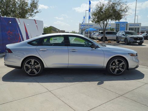 Used 2026 Honda Accord SE image 9
