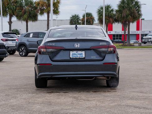Certified 2025 Honda Civic Sport Touring image 5