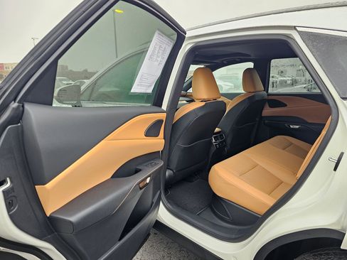 Used 2026 Lexus RX 350h w/ Convenience Package image 16