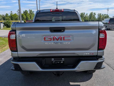 Used 2026 GMC Canyon AT4 AWD/4WD image 9