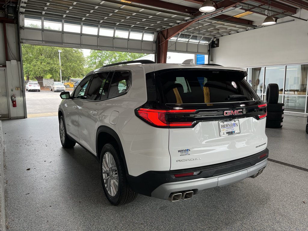 Used 2026 GMC Acadia Elevation w/ Elevation Premium Package FWD image 6
