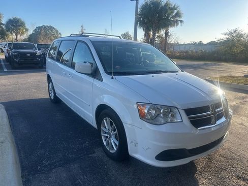 Used 2016 Dodge Grand Caravan SXT w/ Rear Park Assist Package image 3