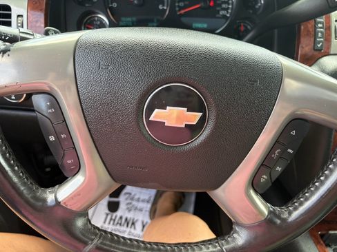 Used 2010 Chevrolet Suburban LTZ AWD/4WD image 33