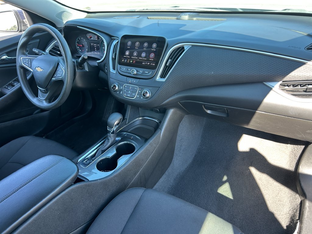 Used 2025 Chevrolet Malibu LT FWD image 32