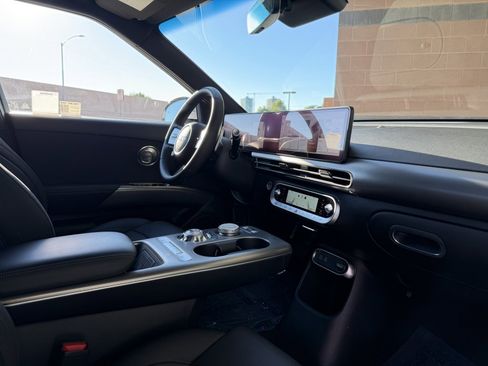 Used 2025 Genesis GV60 RWD image 40