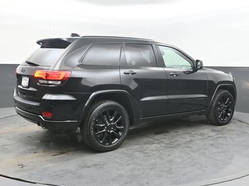 Used 2019 Jeep Grand Cherokee Altitude image 7