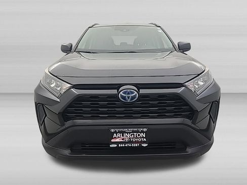Used 2019 Toyota RAV4 LE w/ Carpet Mat Package AWD/4WD image 8