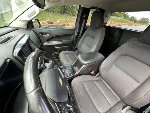 Used 2021 Chevrolet Colorado LT w/ Fleet Safety Package image 16