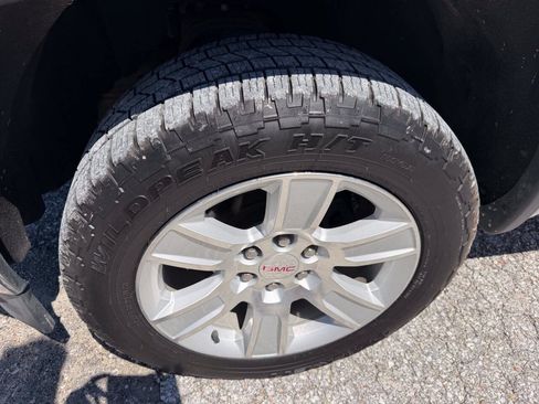 Used 2015 GMC Sierra 1500 SLE w/ Carbon-20 Edition AWD/4WD image 9