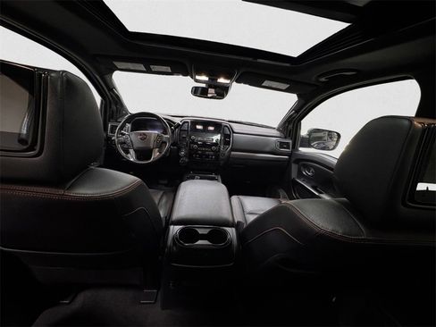 Used 2021 Nissan Titan PRO-4X w/ Pro-4x Convenience Package image 10