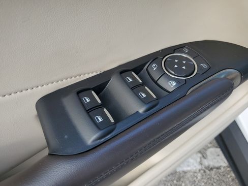 Used 2019 Lincoln MKC Reserve image 18