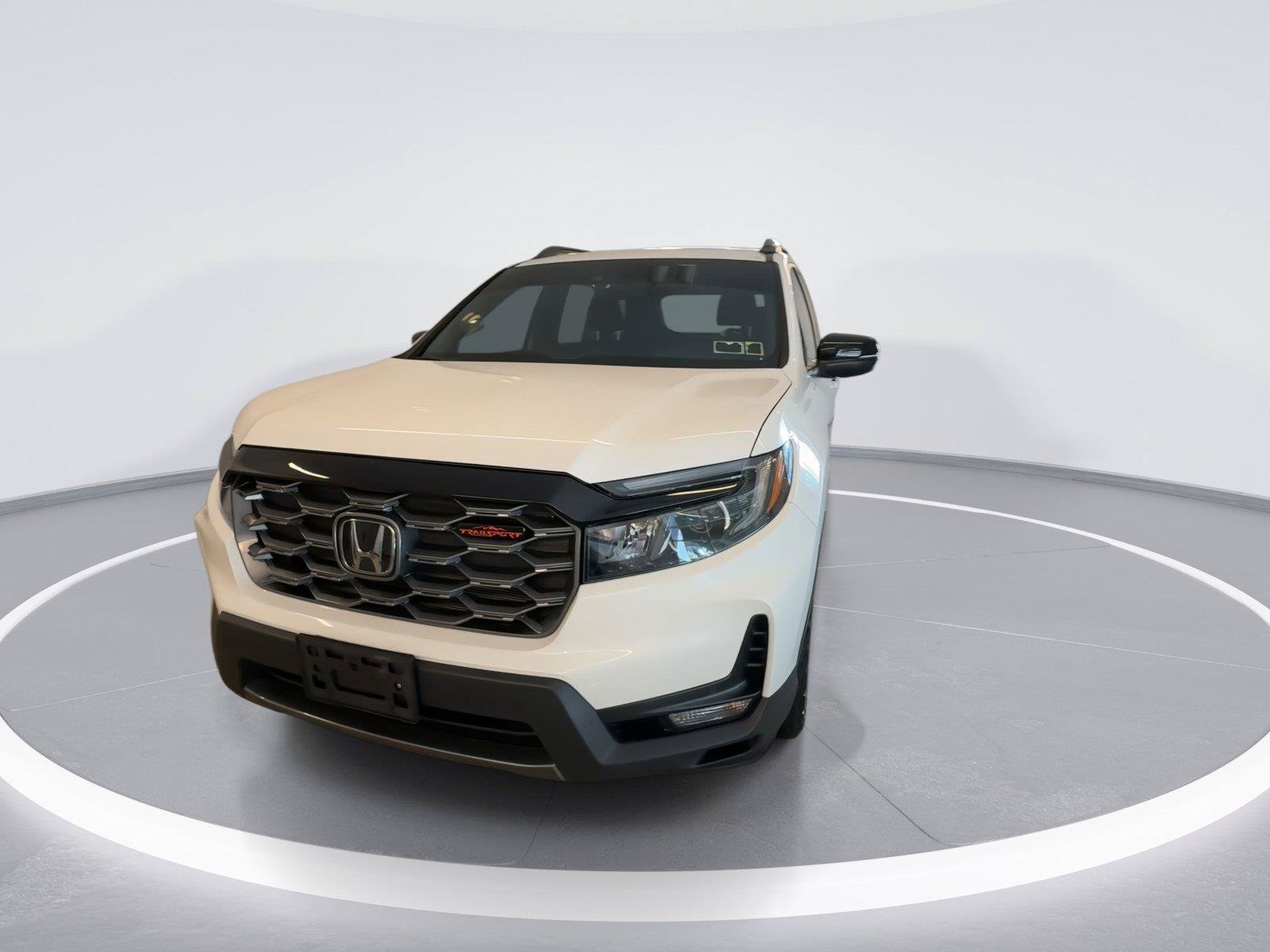 Used 2024 Honda Passport TrailSport image 3