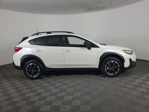 Used 2023 Subaru Crosstrek 2.0i image 3