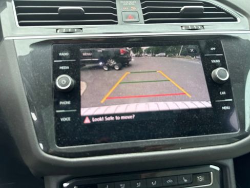 Used 2019 Volkswagen Tiguan SE AWD/4WD image 12