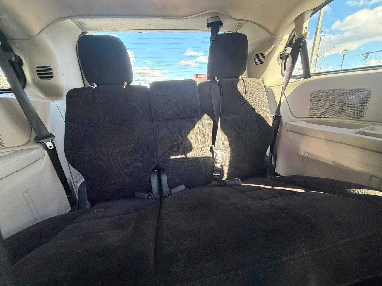 Used 2016 Dodge Grand Caravan SXT FWD image 5