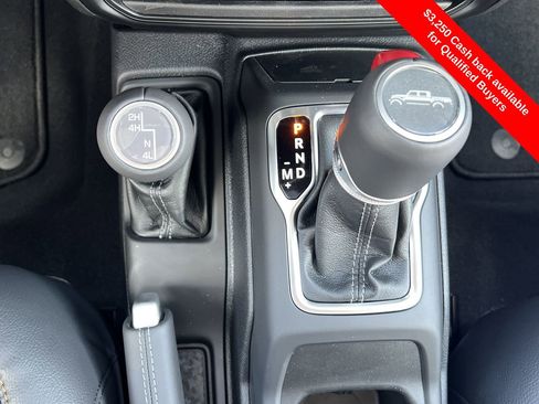 New 2025 Jeep Gladiator Sport image 6