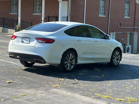 Used 2016 Chrysler 200 S w/ Comfort Group FWD image 6