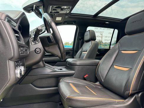 Used 2022 GMC Yukon XL AT4 AWD/4WD image 9