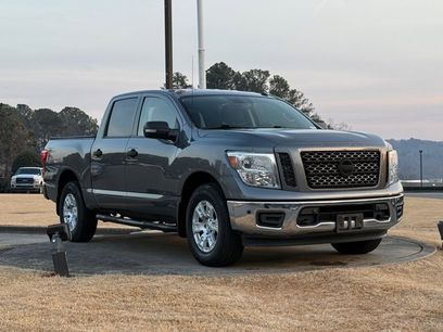 Used 2019 Nissan Titan SV w/ SV Convenience Package