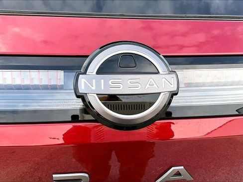 Certified 2025 Nissan Murano SV image 29