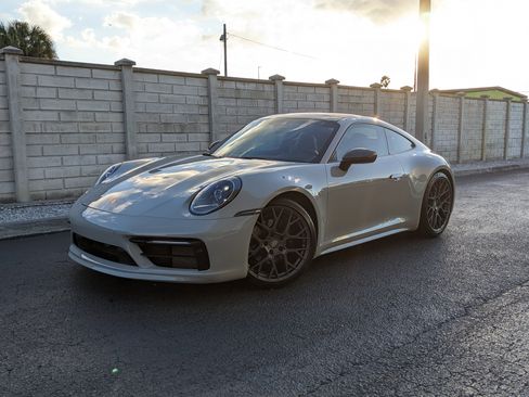 Certified 2024 Porsche 911 Carrera T image 1