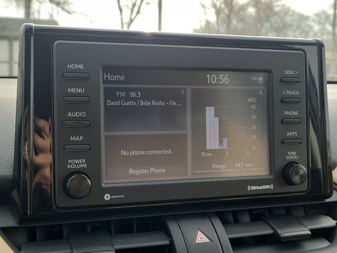 Used 2021 Toyota RAV4 XLE w/ Convenience Package image 28