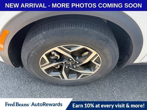 Used 2023 Kia Sportage LX AWD/4WD image 4