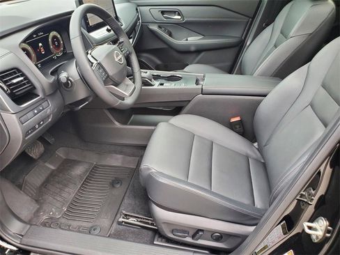 Certified 2025 Nissan Rogue SL w/ SL Premium Package image 4