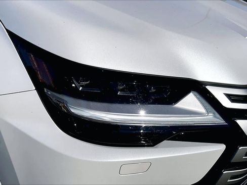 Used 2025 Lexus LX 600 4WD w/ Luxury Package image 27